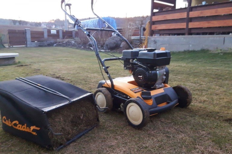 Otestovali jsme vertikutátor Cub Cadet XC1 B40 - foto č. 1