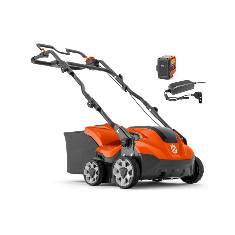 akumulátorový vertikutátor Husqvarna S 138i - KIT (BLi20 + QC80)