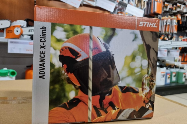 Nová přilba STIHL ADVANCE X-Climb pro práci s motorovou pilou. - foto č. 2