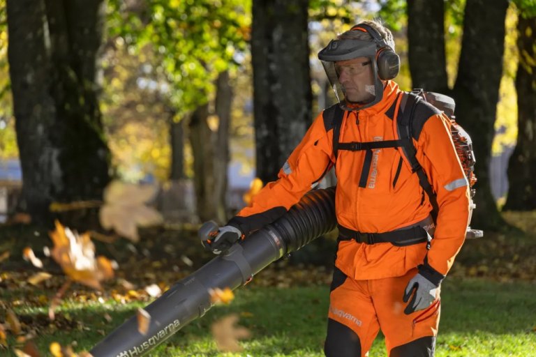 Nová sluchátka Husqvarna X-LOW a X-HIGH - poskládejte si ochranu na míru. - foto č. 1